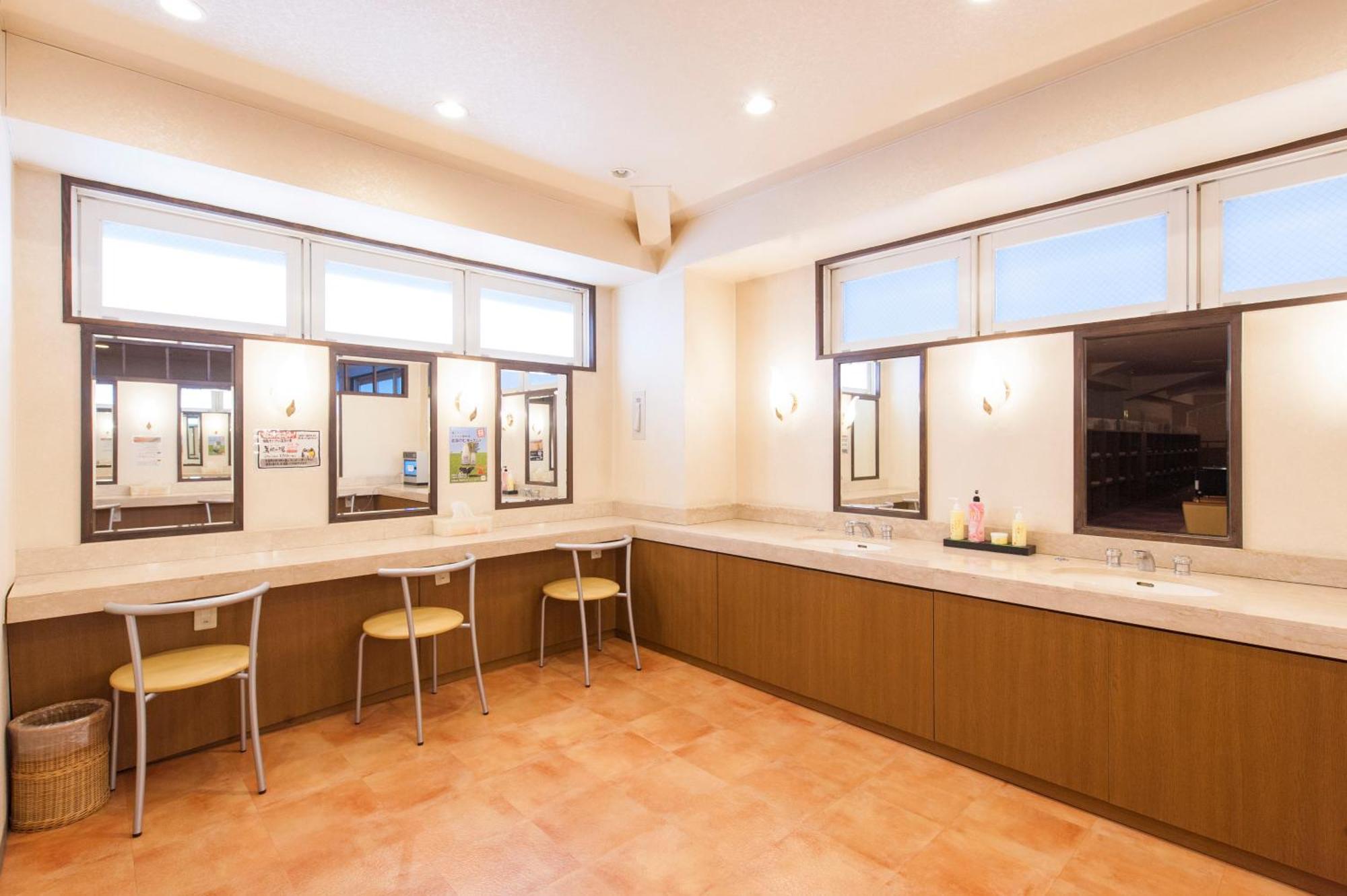 Hana Hotel Fukaya & Spa Exterior foto