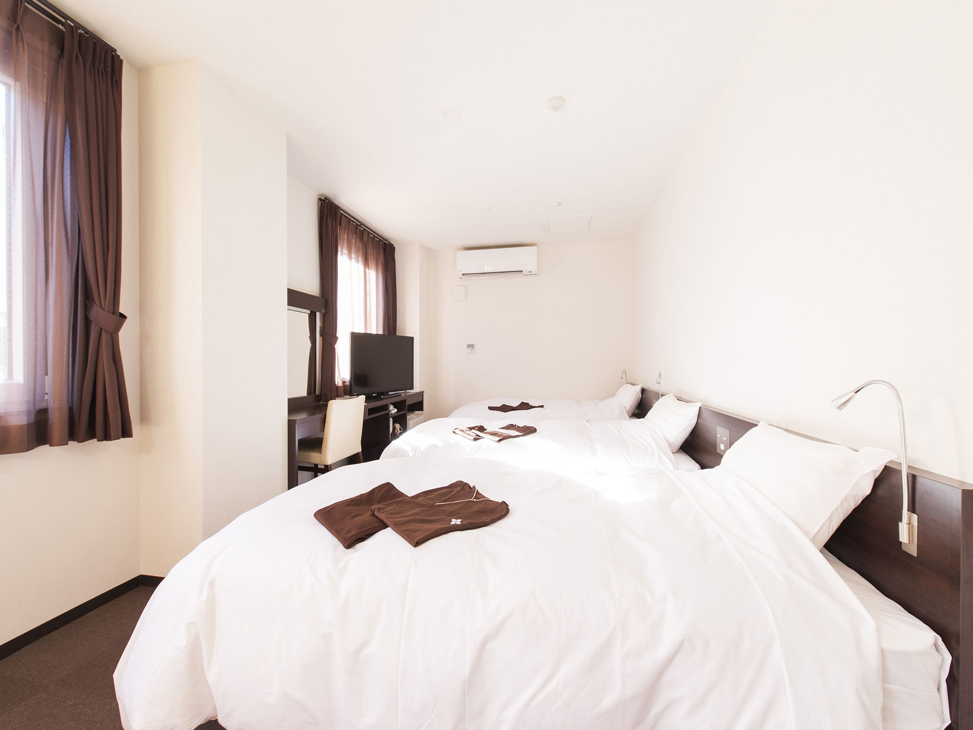 Hana Hotel Fukaya & Spa Exterior foto