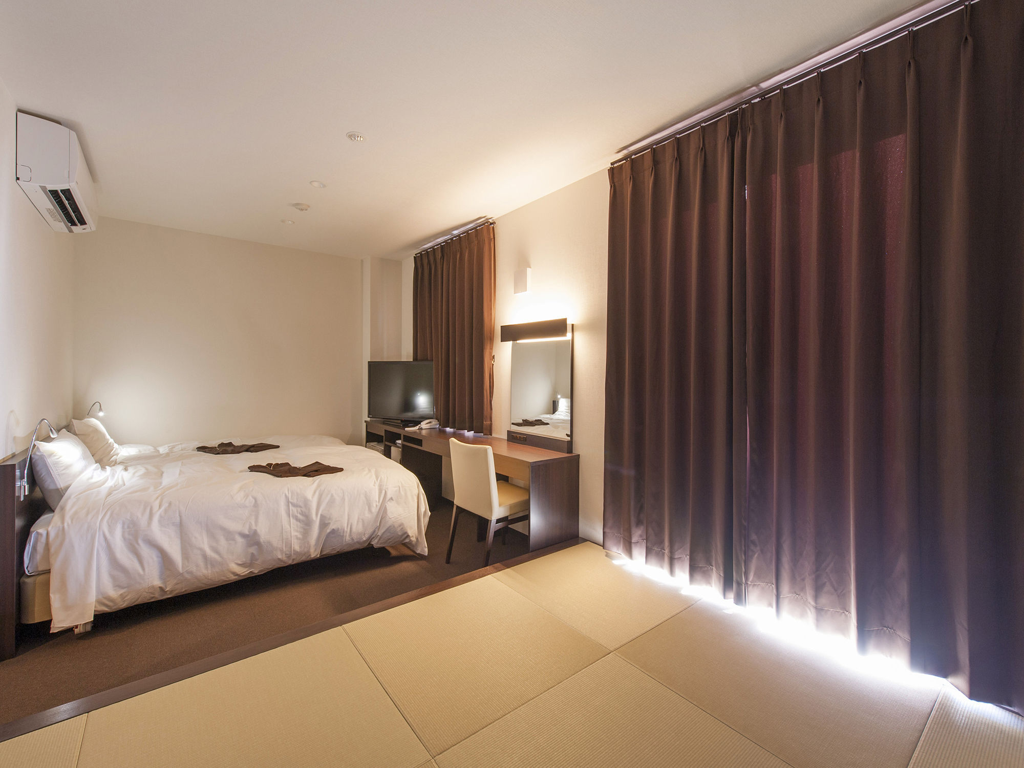 Hana Hotel Fukaya & Spa Exterior foto